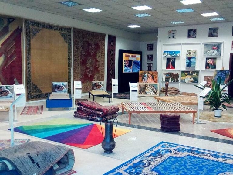 vendita-tappeti-melzo-2 Uno showroom di tappeti e moquette a Melzo con tappeti colorati, Tappeti Pregiati, espositori sorprendenti, foto incorniciate e oggetti decorativi su pavimenti e pareti: la tua destinazione per Vendita Tappeti con stile.
